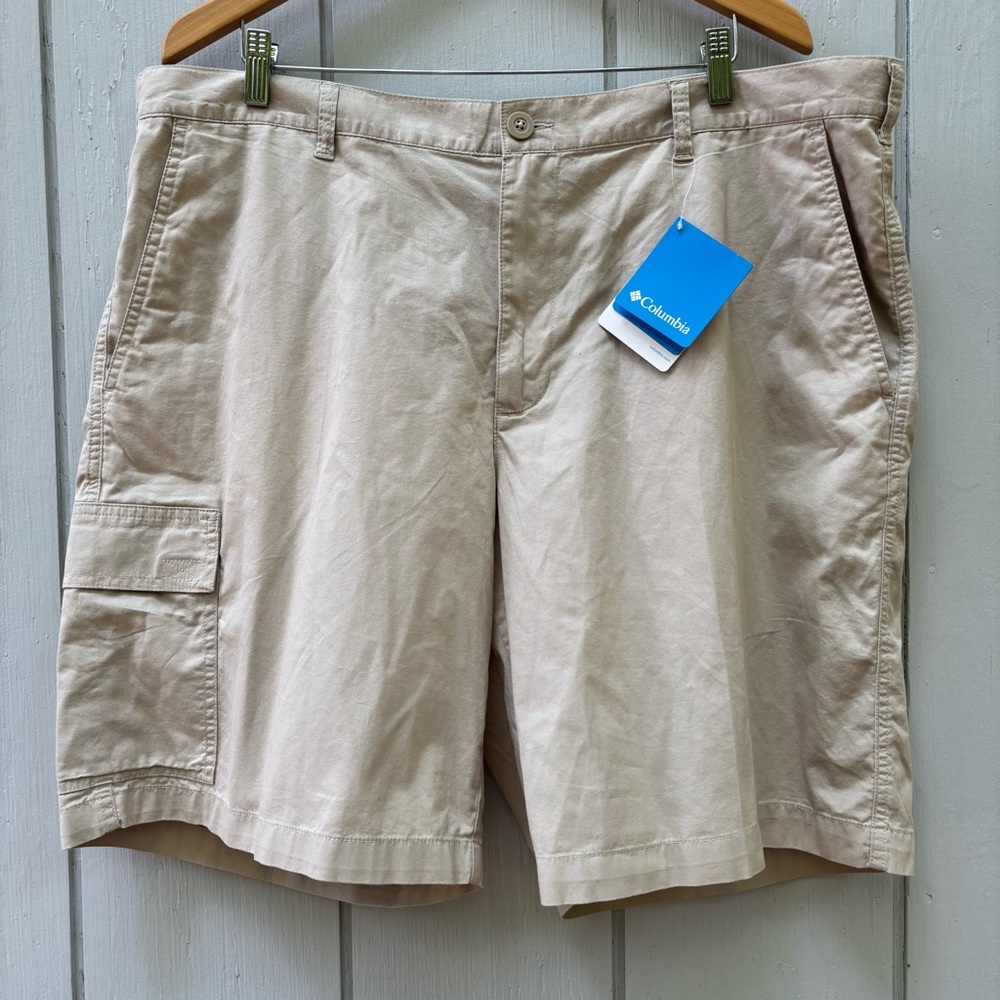 COLUMBIA—Red Bluff Cargo Shorts—42 (Waist)—4 Pockets—100% Cotton—NEW WITH TAGS
